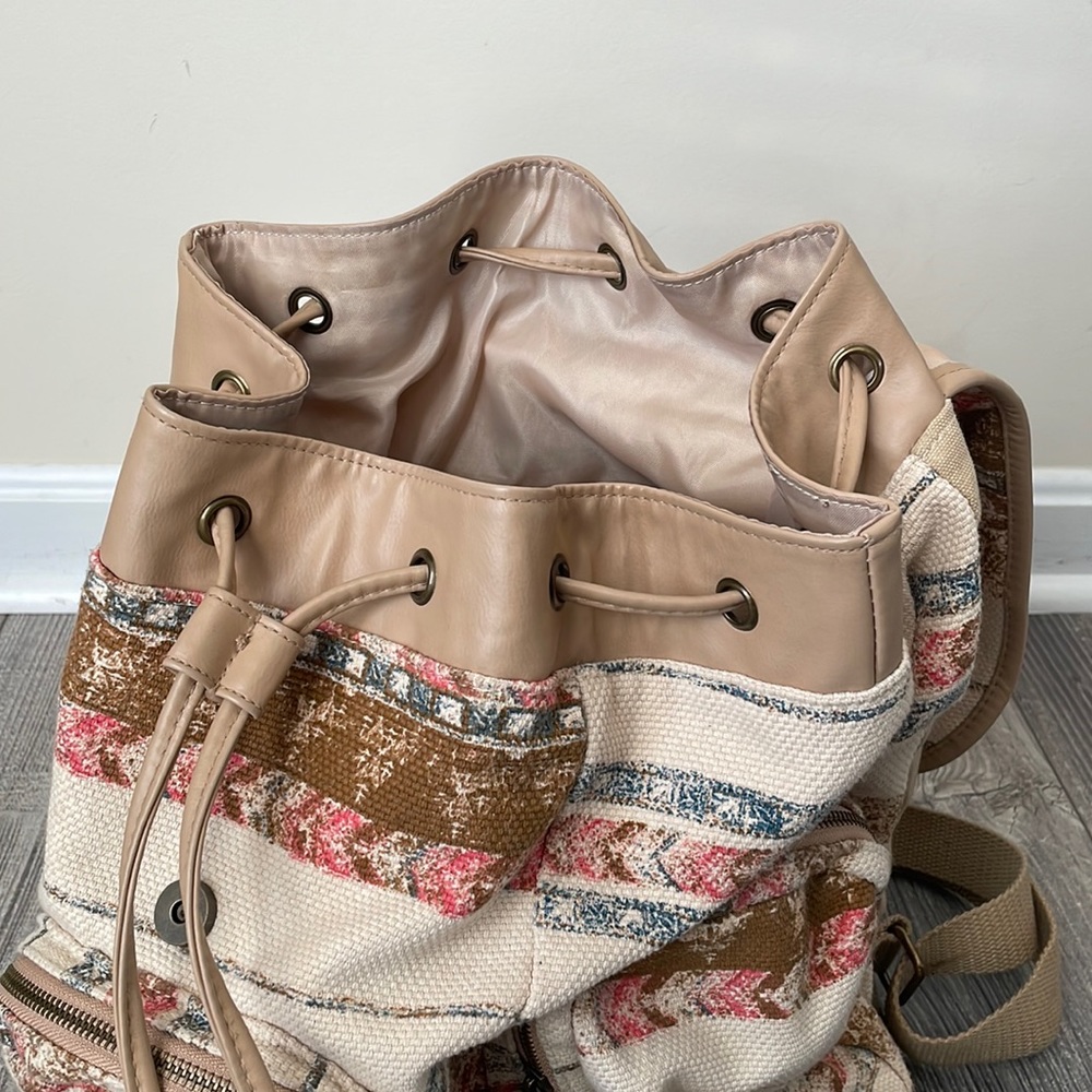 Bucket Bag/Backpack - Picture 3 of 5